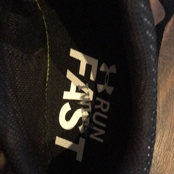 Under Armour Racing Cleats - Picture 5 of 6